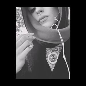 Meet your Posher, Cassandra